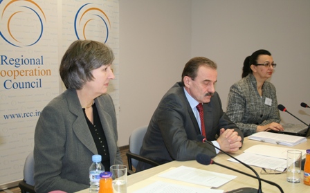RCC Secretary General, Hido Biscevic (centre), UNDP Resident Representative and UN Resident Coordinator, Christine McNab (left), and Chair of the eSEE Initiative, Diana Simic, at the meeting of the eSEE Working Group and the eSEE Taskforce, Sarajevo, 27 October 2008 (Photo RCC/Selma Ahatovic-Lihic)