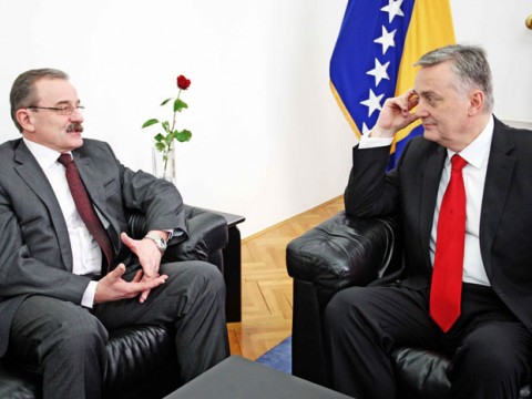 Hido Biscevic (left), RCC Secretary General, and Zlatko Lagumdzija, BiH Foreign Minister, at the meeting in Sarajevo on 13 March 2012. (Photo: Ministry of Foreign Affairs of Bosnia and Herzegovina)