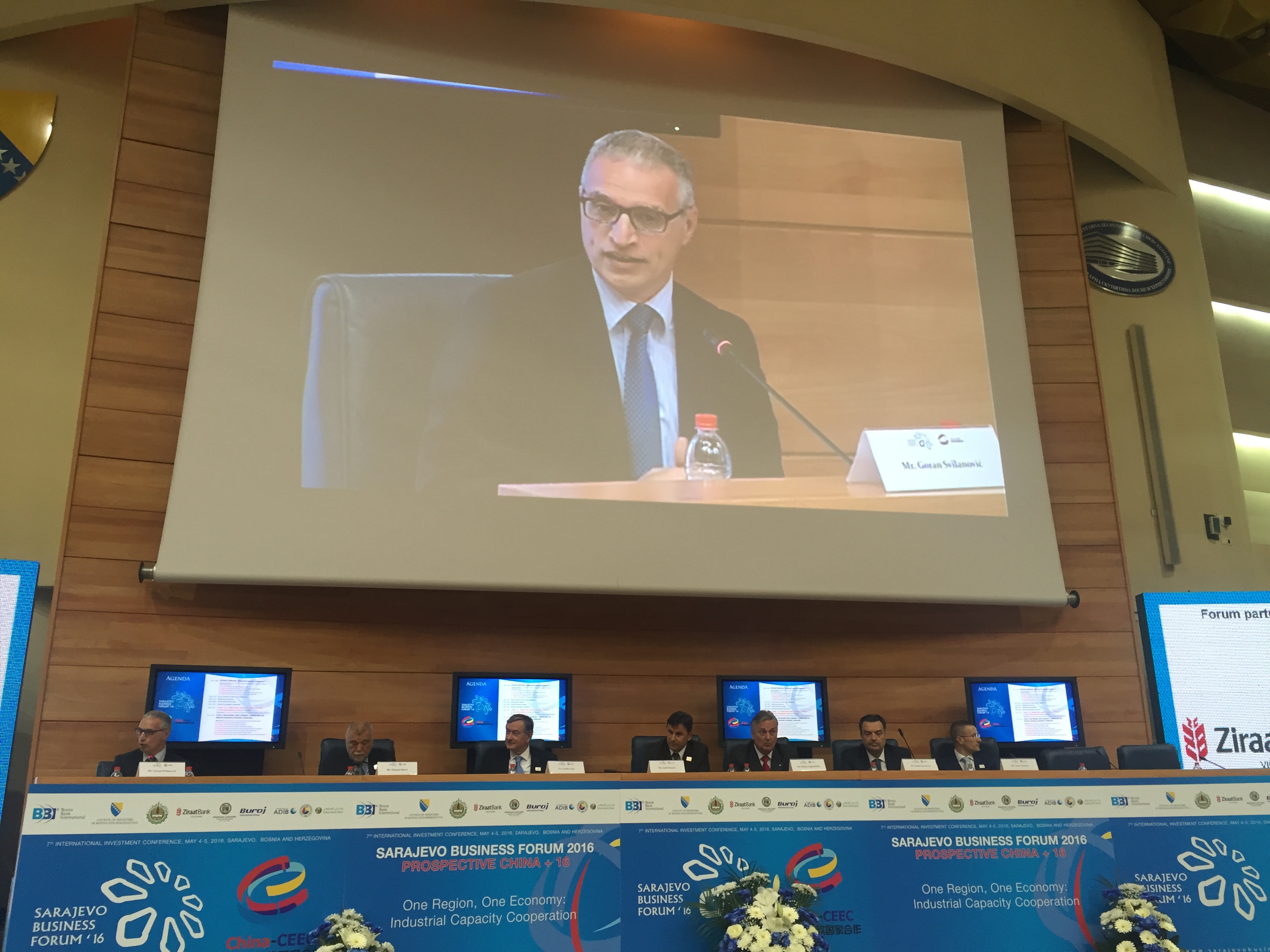 RCC Secretary General, Goran Svilanovic, moderated  “One Region, One Economy - Connecting the Region through Economic Corridors” panel at 7th Sarajevo Business Forum on 4 May 2016. (Photo: RCC/Dragana Djurica)