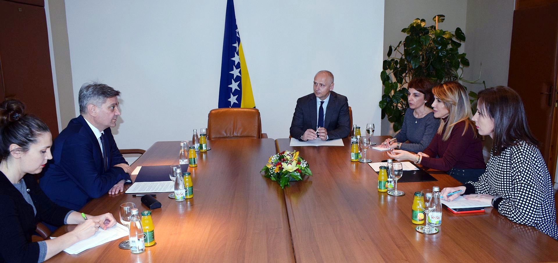 RCC Secretary General Majlinda Bregu met Chairman of Bosnia and Herzegovina Council of Ministers Denis Zvizdić in Sarajevo on 12 March 2019 (Photo: Courtesy of the Office of the Council of Ministers)