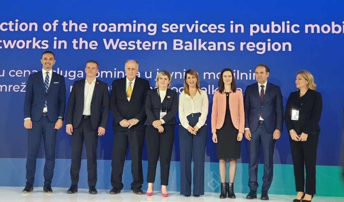 The signing of the Regional Roaming Agreement for the Western Balkans at second Digital Summit in Belgrade on 4 April 2019 (Photo: RCC)