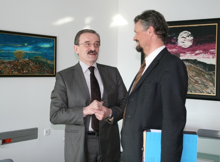 RCC Secretary General, Hido Biscevic (left), meets Member of the German Bundestag and Minister of State at the Foreign Office of the Federal Republic of Germany, Gernot Erler, at the RCC Secretariat headquarters, Sarajevo, BiH, 10 March 2009. (Photo RCC/Selma Ahatovic-Lihic)