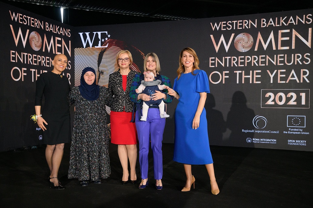 Three out of six Western Balkans Women Entrepreneurs of the Year 2021 with RCC Secretary General Majlinda Bregu and Vjosa Berisha, moderator of the event (Photo: RCC/Armand Habazaj)