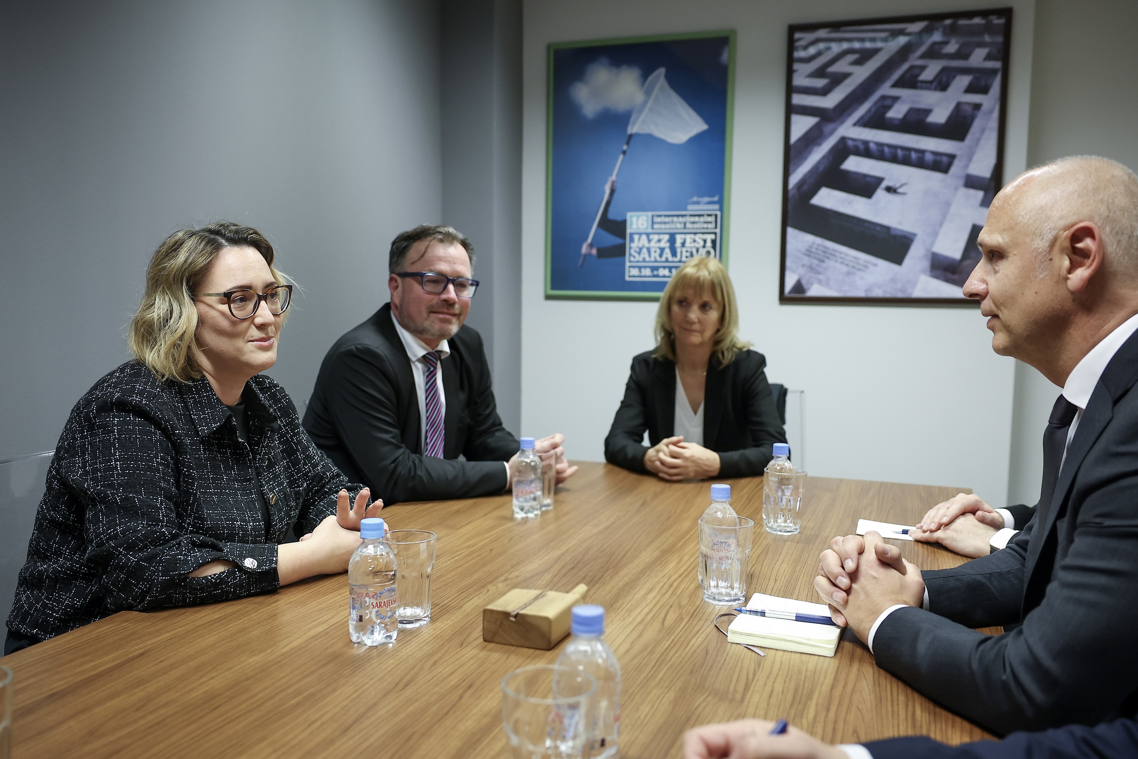 Secretary General of the Regional Cooperation Council, Amer Kapetanović met with the State Secretary of the Ministry of the Foreign and European Affairs of Slovenia, Neva Grašič in RCC Headquarters on 4 November 2025 (Photo: RCC/Armin Durgut)
