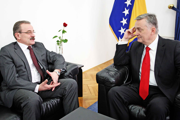 Hido Biscevic (left), RCC Secretary General, and Zlatko Lagumdzija, BiH Foreign Minister, at the meeting in Sarajevo on 13 March 2012. (Photo: Ministry of Foreign Affairs of Bosnia and Herzegovina)
