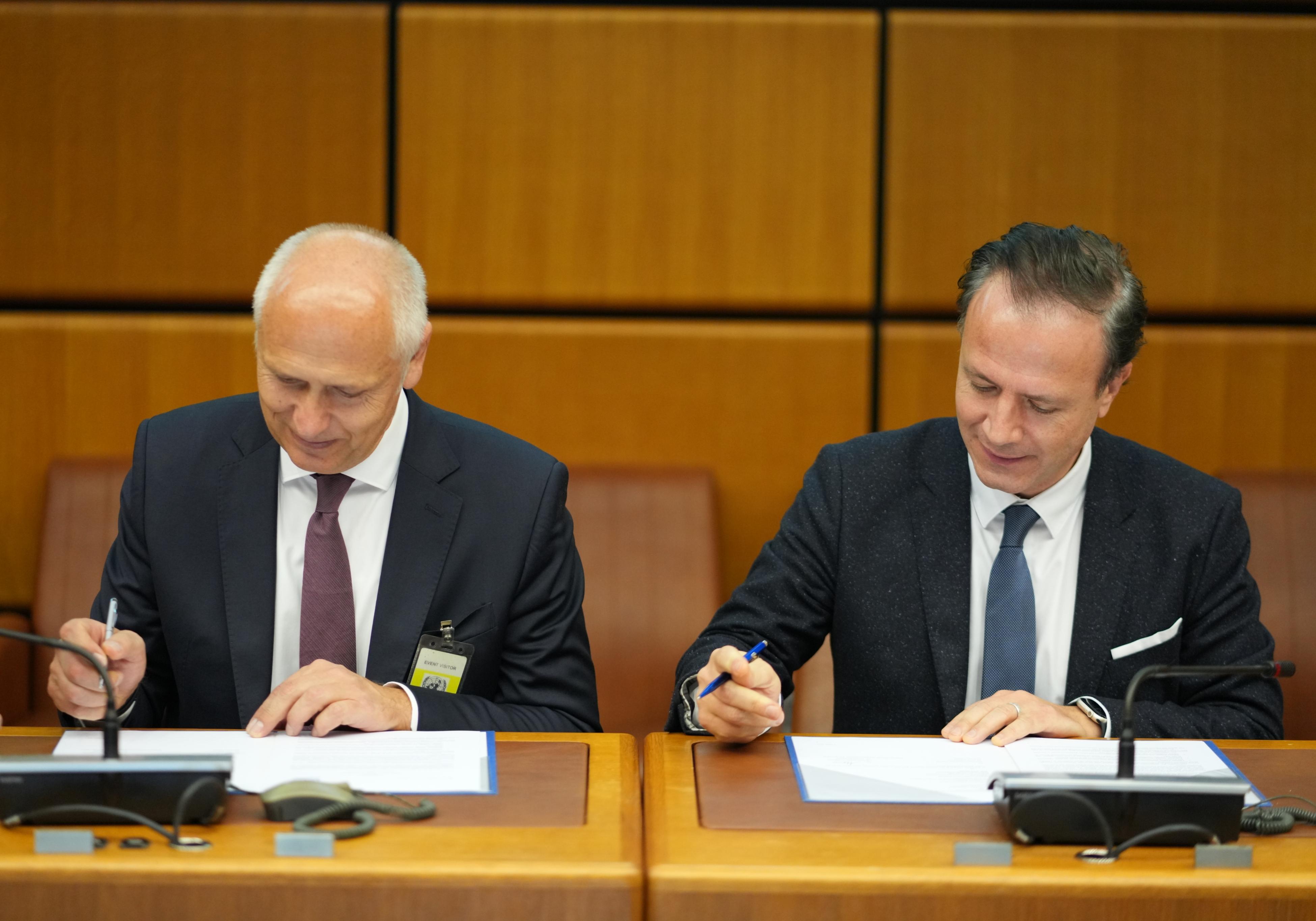 The Letter of Intent was signed by the RCC Secretary General Amer Kapetanović and Arnold Kreilhuber, UNEP Regional Director and Representative for Europe in Vienna on 24 October 2025 (Photo: UNEP)
