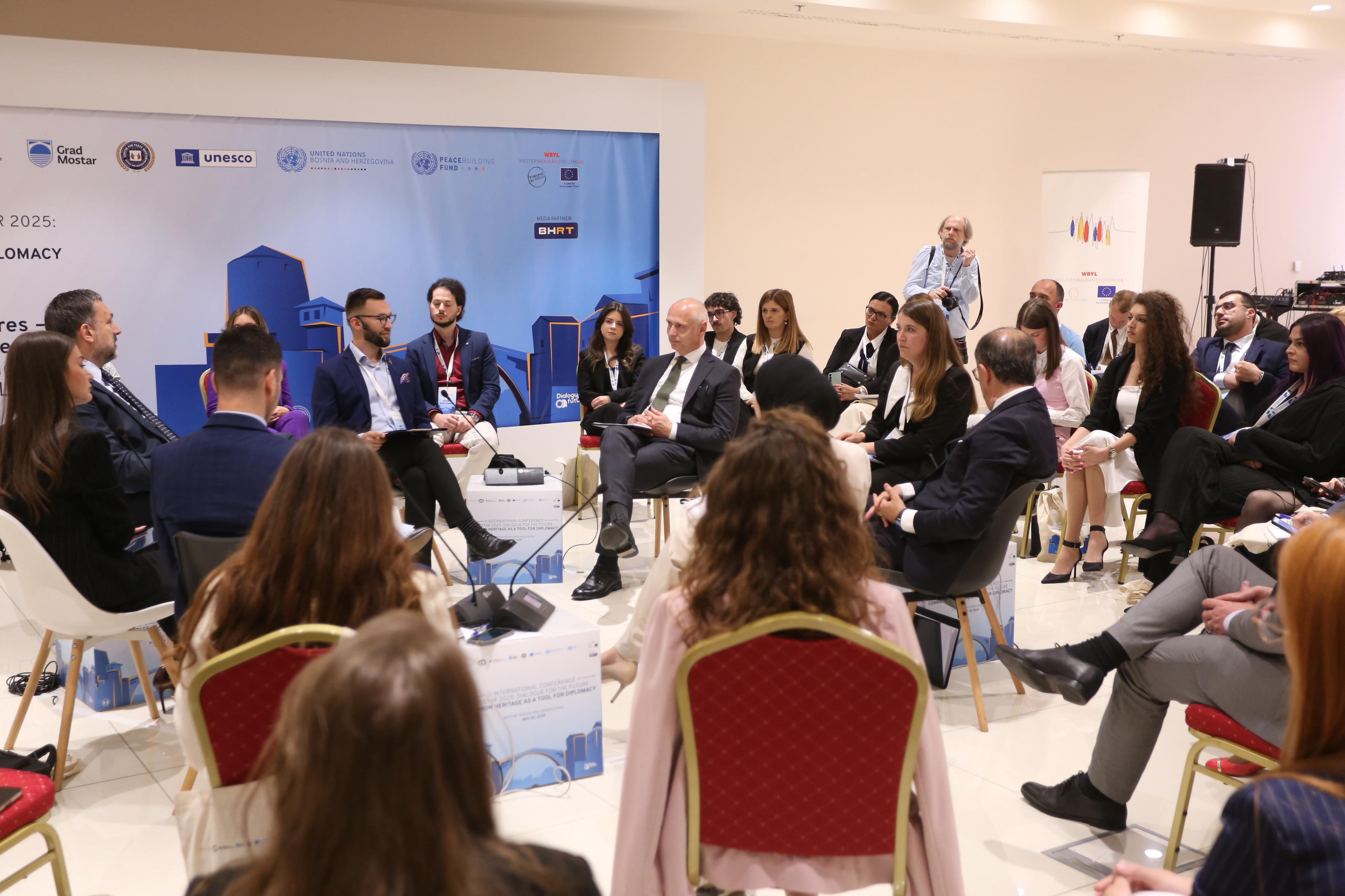 RCC hosted a Fireside Talk titled “Bridging Cultures – Youth at the Heart of Regional Cooperation” within the “Dialogue for the Future” Conference, held in Mostar on 20 May 2025 (Photo: RCC/Jasmin Sakovic)