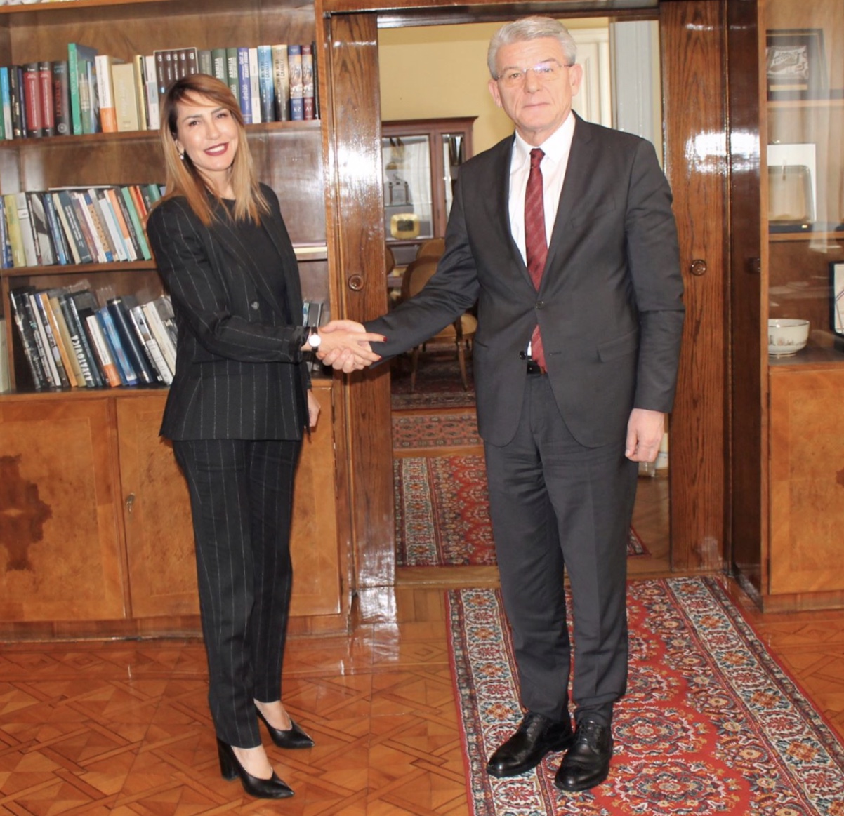 RCC Secretary General, Majlinda Bregu, meets Sefik Dzaferovic, one of the three members of Presidency of Bosnia and Herzegovina, on 9 January 2019 in Sarajevo. (Photo: Courtesy of the Presidency of Bosnia and Herzegovina)