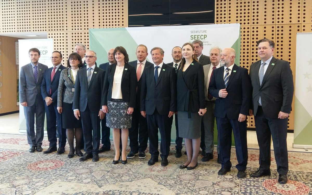 RCC Secretary General, Goran Svilanovic (fourth left), with SEECP foreign ministers at the formal meeting held on 23 April in Brdo pri Kranju, Slovenia. (Photo: MFA Slovenia)