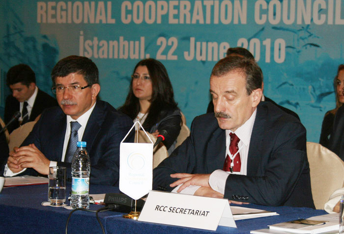 RCC Secretary General, Hido Biscevic (right), with the Minister of Foreign Affairs of Turkey, Ahmet Davutoğlu, at the second RCC annual meeting, held on 22 June 2010 in Istanbul, Turkey. (Photo RCC/Dinka Zivalj)