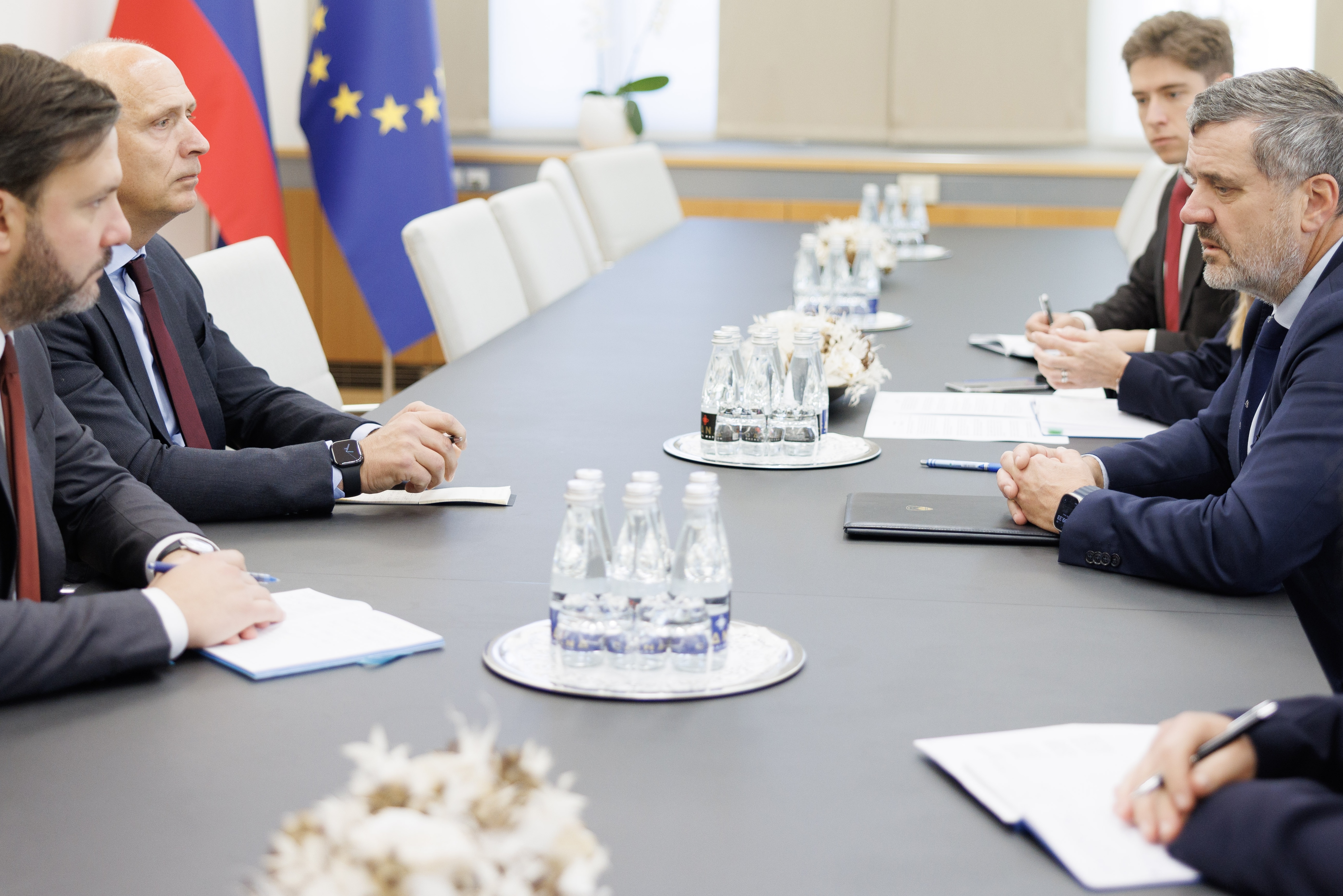 RCC Secretary General Amer Kapetanovic and Minister of Foreign and European Affairs of Slovenia Tone Kajzer met today in Ljubljana (Photo: RCC/Matej Kolakovic)