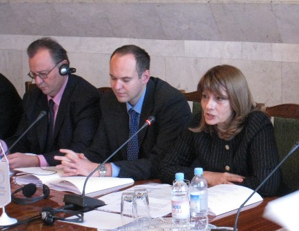 RCC Deputy Secretary General, Jelica Minić (right), Head of RCC Infrastructure and Energy Unit, Miroslav Kukobat (left), and RCC Junior Political Advisor, Ivan Bojanić (centre), at the presentation of RCC mission, priorities and activities, Chisinau, 1 October 2008 (Photo/ MFA of the Republic of Moldova)