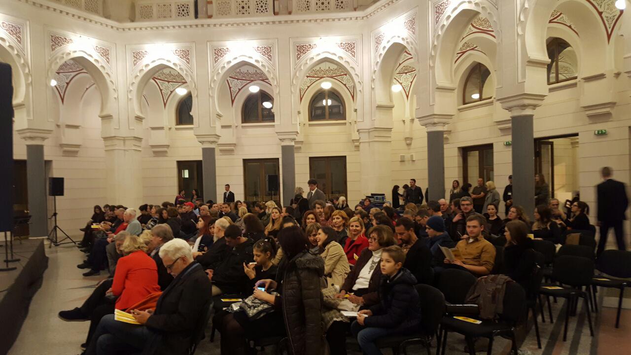 Audience waiting for Spanish artist, maestro Jordi Savall, with ensemble Hesperion XXI and guest musicians from Bulgaria, Romania, Greece, Serbia, Bosnia and Herzegovina, Turkey, Spain, Armenia, and Hungary, at Sarajevo City Hall (Photo: RCC/Alma Arslanagic Pozder)