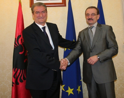 RCC Secretary General, Hido Biščević (right), meets Albanian Prime Minister, Sali Berisha, in Tirana, Albania, 9 December 2008. (Photo Albanian Foreign Ministry)