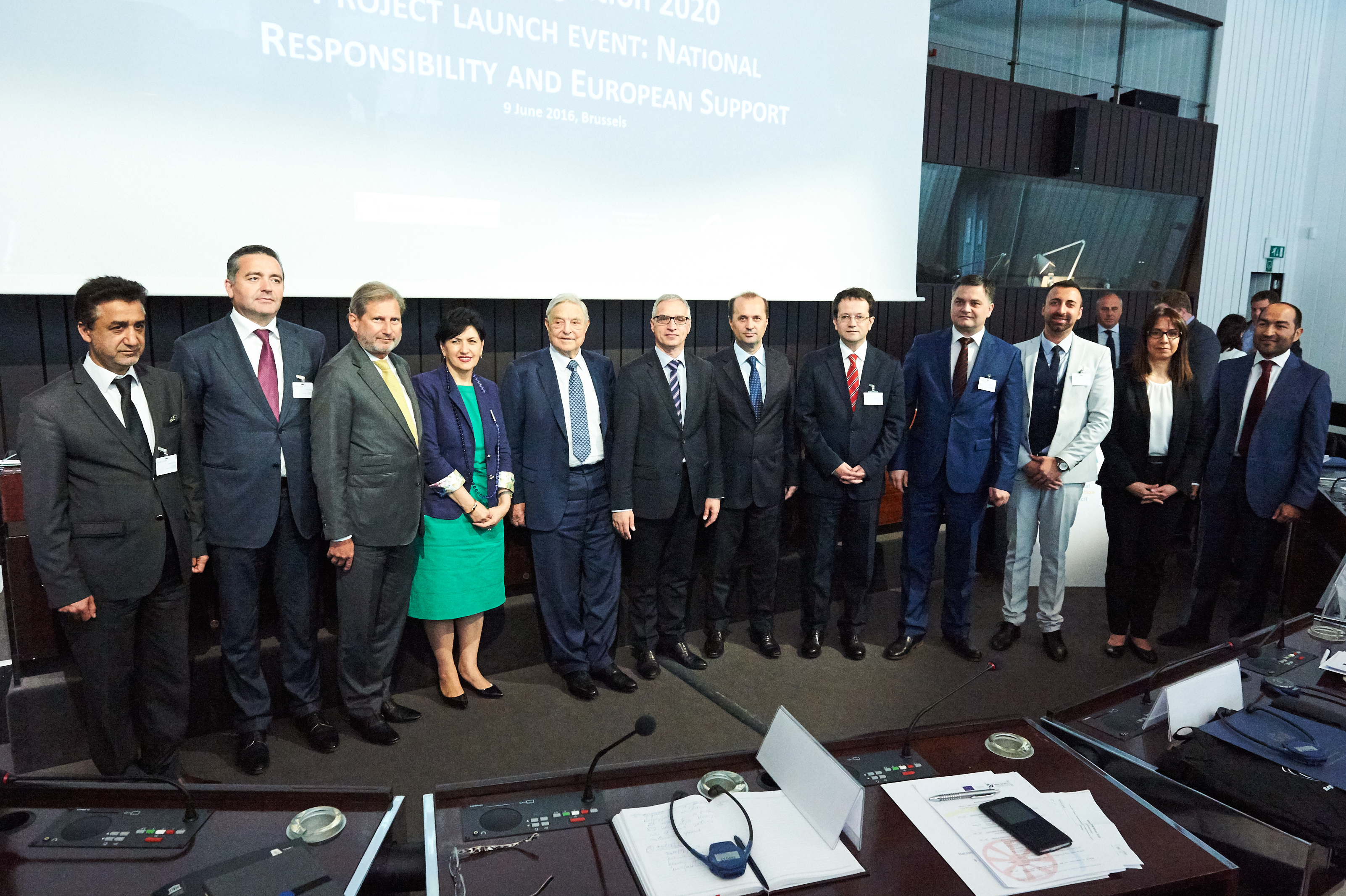 High officials from the EC, RCC, OSF and participating economies (Photo: Roma Integration 2020) 