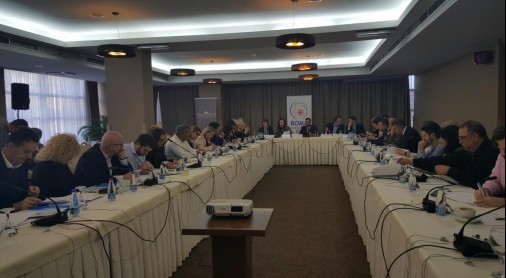 Public Dialogue Forum discussing implementation of the Draft Strategy and Action Plan for the inclusion of Roma, Ashkali and Egyptian communities in Pristina, 21 November 2016 (Photo: RCC/Rada Krstanovic)