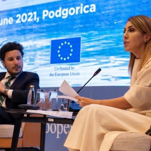 Majlinda Bregu, Secretary General of the RCC with Dritan Abazovic, Deputy Prime Minister of Montenegro at the meeting of Western Balkans ICT Ministers in Podgorica, 25 June 2021 (Photo: RCC/Samir Lacevic)