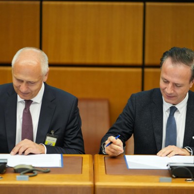 The Letter of Intent was signed by the RCC Secretary General Amer Kapetanović and Arnold Kreilhuber, UNEP Regional Director and Representative for Europe in Vienna on 24 October 2025 (Photo: UNEP)
