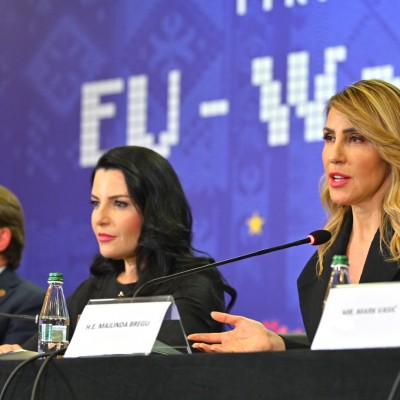 RCC Secretary General Majlinda Bregu giving her press statement following the signing of Roaming Declaration at EU-Western Balkans Summit in Tirana (Photo: RCC/Armand Habazaj)