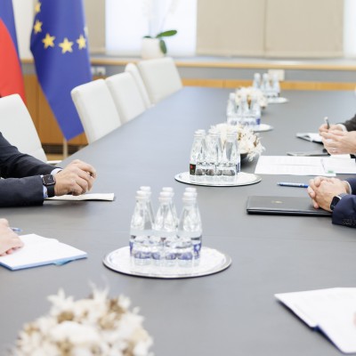 RCC Secretary General Amer Kapetanovic and Minister of Foreign and European Affairs of Slovenia Tone Kajzer met today in Ljubljana (Photo: RCC/Matej Kolakovic)