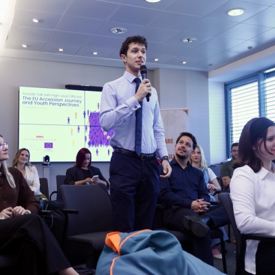 RCC hosted French Minister Delegate for Europe Benjamin Haddad for a visit to the RCC Secretariat in Sarajevo and organized Fireside Talk with young people from the Western Balkans, organised within EU-funded and RCC-implemented Western Balkans Youth Lab 2 (WBYL) project in RCC Headquarters in Sarajevo on 2 June 2026 (Photo: RCC/Jasmin Sakovic) 