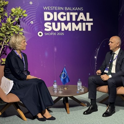 RCC Secretary General Amer Kapetanovic and DG Communications Networks, Content and Technology Deputy Director-General Renate Nikolay met on the margins of the Western Balkans Digital Summit in Skopje on 2 October 2025 (Photo: RCC)