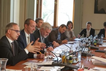 RCC Secretary General, Goran Svilanovic briefing the Austrian parliamentarians on the SEE 2020 Strategy in Vienna, 8 May, 2015 (Photo: RCC/Sanjin Arifagic)