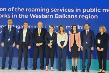 The signing of the Regional Roaming Agreement for the Western Balkans at second Digital Summit in Belgrade on 4 April 2019 (Photo: RCC)