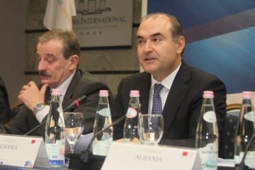 RCC Secretary General, Hido Biscevic (left), and Edmond Haxhinasto, Albanian Deputy Prime Minister and Minister of Economy, Trade and Energy , at the ministerial conference of the RCC’s South East Europe Investment Committee , in Tirana, Albania, on 9 November 2012. (Photo: RCC)