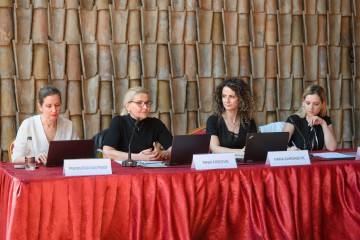From left to right: Pranvera Kastrati, RCC Senior Expert on Economic and Digital Connectivity/Coordinator of the Common Regional Market (CRM), Tanja Miscevic, RCC Deputy Secretary General, Ivana Gardasevic, RCC Senior Expert on Competitiveness, Kornelia Ferizaj, General Director of Albania National Tourism Agency, during the Western Balkans Tourism Operators Meeting on “Mastering the current challenges in Tourism Industry” in Tirana on 13 May 2022 (Photo: RCC/Armand Habazaj)