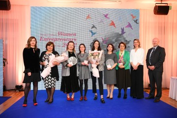 Western Balkans Women Entrepreneurs of the Year 2022 with RCC's Pranvera Kastrati Acting Head of Programme Department at the recognition ceremony, inTirana on 9 March 2023 (Photo: RCC/Armand Habazaj)