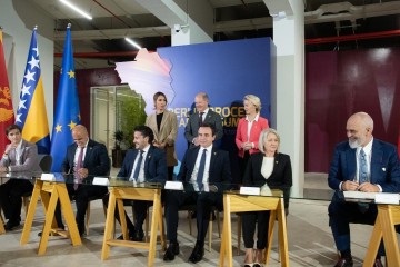 Signing of the agreement under the Common Regional Market (CRM) Action Plan’s mobility agenda at the Berlin Process Summit, on 16 October 2023 in Tirana (Photo: RCC/Armand Habazaj)