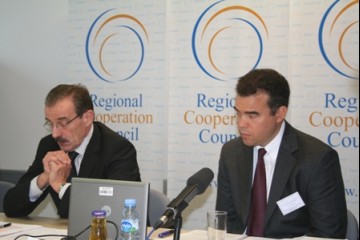 RCC Secretary General Hido Biscevic (left) and OECD Principal Administer Alistair Nolan (right) at the kick-off preparation meeting of the Southeast Europe Investment Reform Index 2009, Sarajevo, 16 September 2008. (Photo RCC/Selma Ahatović-Lihić) 