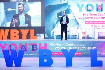 Ognjen Markovic, Team Leader of RCC’s Western Balkans Youth Lab Project speaking at the Mid-Term Conference on Youth  Unemployment held in Sarajevo on 26 October 2021 (Photo: RCC/Armin Durgut)