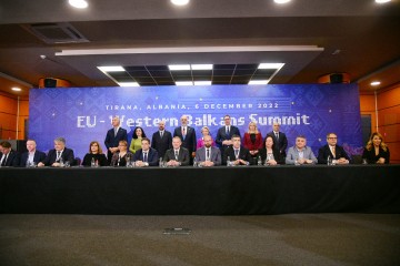 European Union and Western Balkans Telecommunications operators signing Roaming Declaration in Tirana at EU - Western Balkans Summit on 6 December 2022 (Photo: RCC/Armand Habazaj)