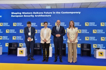 RCC Secretary General, Majlinda Bregu with  Matteo Bonomi, Research Fellow from Istituto Affari Internazionali  (IAI), Prime Minister of Serbia Ana Brnabić,  and Dimitar Kovachevski, Prime Minister of North Macedonia at the 8th Prespa Forum Dialogue, in Ohrid on 17 June 2022 (Photo: RCC/Dimitar Miladinov)