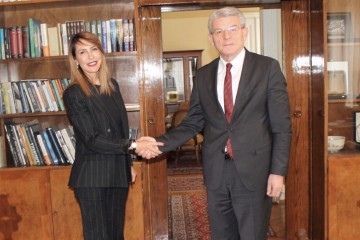 RCC Secretary General, Majlinda Bregu, meets Sefik Dzaferovic, one of the three members of Presidency of Bosnia and Herzegovina, on 9 January 2019 in Sarajevo. (Photo: Courtesy of the Presidency of Bosnia and Herzegovina)