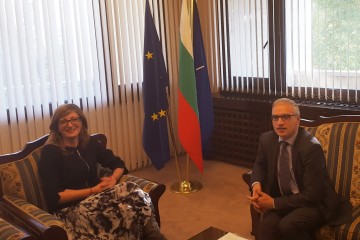 Goran Svilanovic,  RCC Secretary General of the Regional (right) , meets Ekaterina Zaharieva, Bulgarian Deputy Prime Minister for Judicial Reform and Minister of Foreign Affairs, on 26 October 2017, in Sofia. (Photo: Vesselin Valkanov)