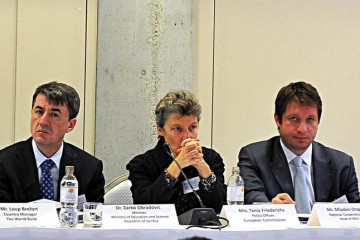 Žarko Obradović, Minister of Education and Science of Serbia (left), Mladen Dragašević, Head of RCC Building Human Capital and Parliamentary Cooperation Unit (right), and Tania Friederichs, of the EC’s Directorate General for Research and Innovation, at the conference launching Western Balkans’ research and development strategy, in Belgrade, Serbia, on 24 November 2011. (Photo: Courtesy of Serbian Ministry of Education and Science)