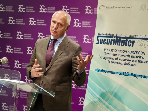 RCC Secretary General Amer Kapetanovic opening the presentation of the findings of SecuriMeter 2025, the Western Balkans’ annual survey on public perceptions of security, at the Belgrade Security Conference on 19 November 2025 (Photo: RCC/Nikola Radojicic)