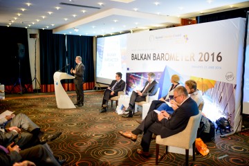 RCC Secretary General, Goran Svilanovic, presenting the RCC’s Balkan Barometer 2016 survey, in Sarajevo on 21 June 2016. (Photo: RCC/Amer Kapetanovic)
