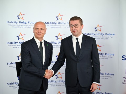RCC Secretary General Amer Kapetanovic with Hristijan Mickoski, Prime Minister of  North Macedonia at Growth Plan Summit held in Skopje on 1 July 2025 (Photo: RCC/Ognen Acevski)