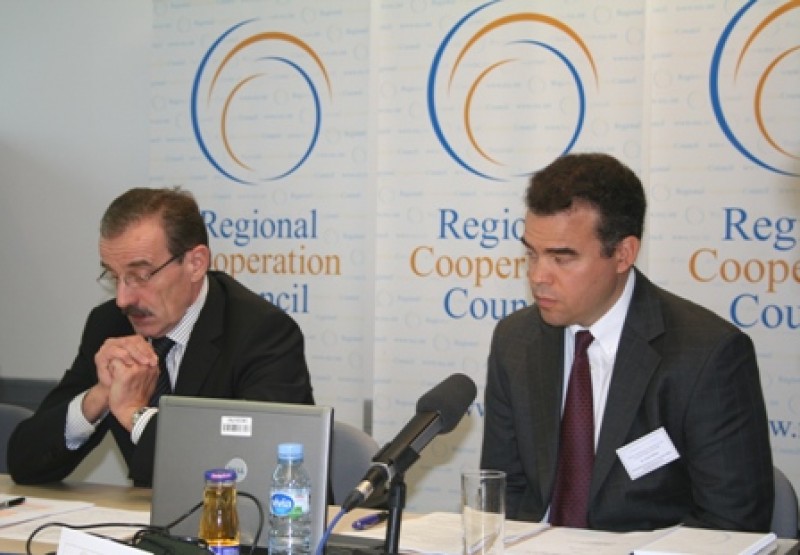 RCC Secretary General Hido Biscevic (left) and OECD Principal Administer Alistair Nolan (right) at the kick-off preparation meeting of the Southeast Europe Investment Reform Index 2009, Sarajevo, 16 September 2008. (Photo RCC/Selma Ahatović-Lihić)