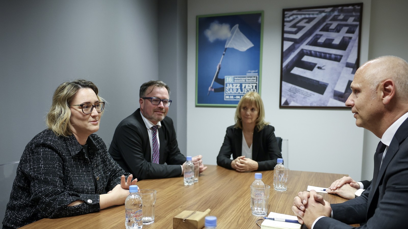 Secretary General of the Regional Cooperation Council, Amer Kapetanović met with the State Secretary of the Ministry of the Foreign and European Affairs of Slovenia, Neva Grašič in RCC Headquarters on 4 November 2025 (Photo: RCC/Armin Durgut)
