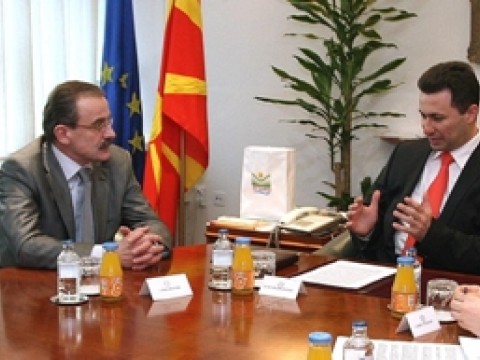 RCC Secretary General, Hido Biscevic (left), meets Prime Minister of The Former Yugoslav Republic of Macedonia, Nikola Gruevski, in Skopje, 11 February 2009 (Photo / Ministry of Foreign Affairs of the Former Yugoslav Republic of Macedonia) 
