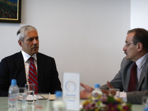 Serbian President Tadic (left) and RCC Secretary General Biscevic meet at the RCC premises in Sarajevo, Bosnia and Herzegovina, on 6 July 2011 (Photo: RCC/Dado Ruvic) Serbian President Tadic (left) and RCC Secretary General Biscevic meet at the RCC premises in Sarajevo, Bosnia and Herzegovina, on 6 July 2011 (Photo: RCC/Dado Ruvic)