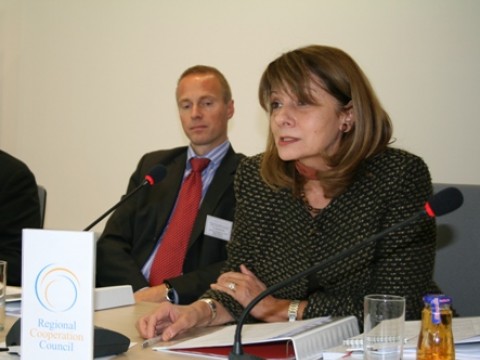Deputy  RCC Secretary General, Jelica Minic (right), and the Head of Unit in the EC Regional Programmes Department, Yngve Engstrom (left) at the presentation of the report on ways to increase competitiveness in the Western Balkans, Sarajevo, 10 October 2008. (Photo RCC/Selma Ahatović-Lihić)