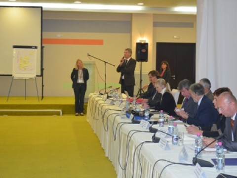 Participants of the international roundtable on water and energy nexus in transboundary basins in South East Europe agree to intensify cooperation on integrated water resources management, Sarajevo, 6-8 November 2013 (Photo: Anna Maria Papaioannou/ GWP-Med) Participants of the international roundtable on water and energy nexus in transboundary basins in South East Europe agree to intensify cooperation on integrated water resources management, Sarajevo, 6-8 November 2013 (Photo: Anna Maria Papaioannou/ GWP-Med)