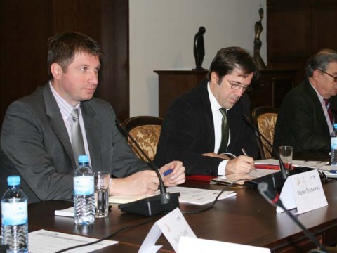 Mladen Dragašević (first left), Head of the RCC Secretariat’s Building Human Capital Unit, Wenceslas de Lobkowicz (first right), Advisor for Cultural Heritage in the European Commission’s Directorate General for Enlargement, and Borče Nikolovski, Chair of the RCC Task Force on Culture and Society (TFCS), at the opening of the fourth meeting of the RCC’s TFCS, in Skopje, on 12 November 2012. (Photo: RCC/Selma Ahatovic-Lihic)