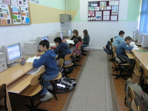 Development of Information Society contributes significantly to improving the quality of life in South East Europe (Photo: www.skole.hr) Development of Information Society contributes significantly to improving the quality of life in South East Europe (Photo: www.skole.hr)